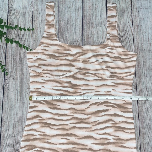 🌸 Clearance! 🌸 Animal Print Body-con Mini Dress Size M - Picture 4 of 9